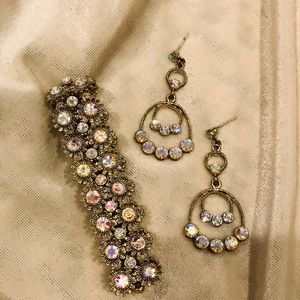 Gorgeous crystal matching earrings and bracelet